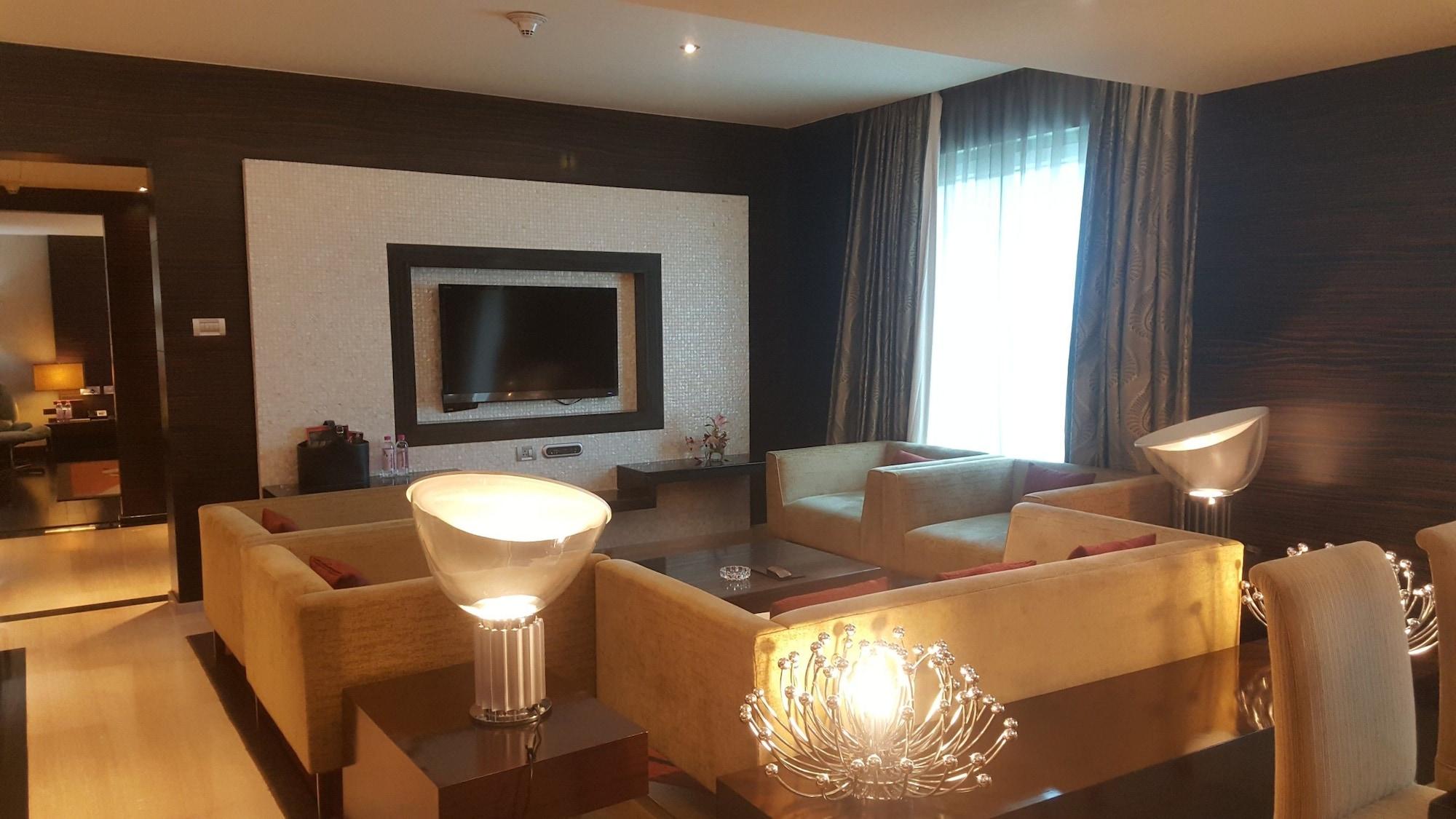 Hotel Vivanta Hyderabad, Begumpet Hyderabad