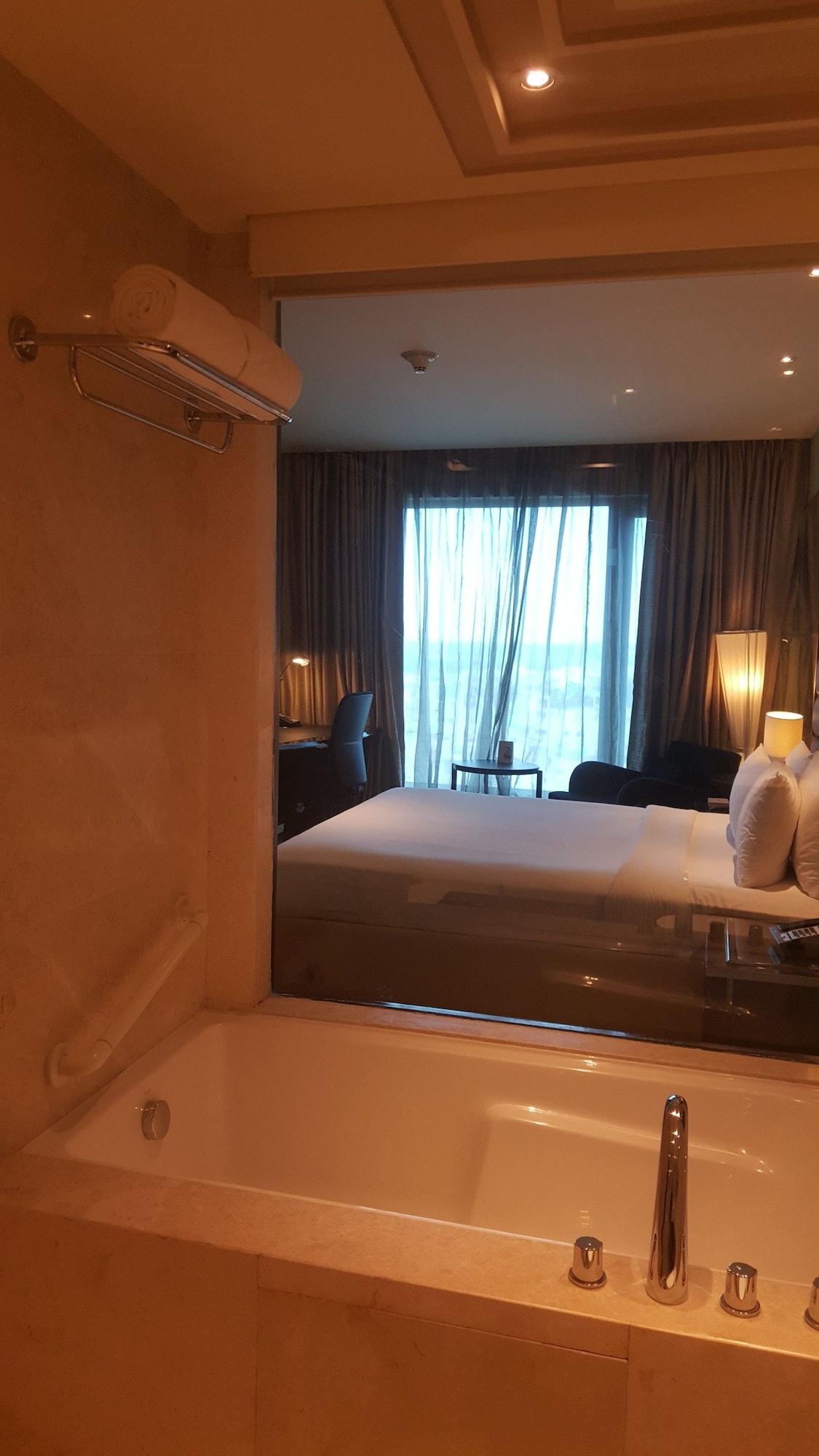 Vivanta Hyderabad, Begumpet Hotel Hyderabad
