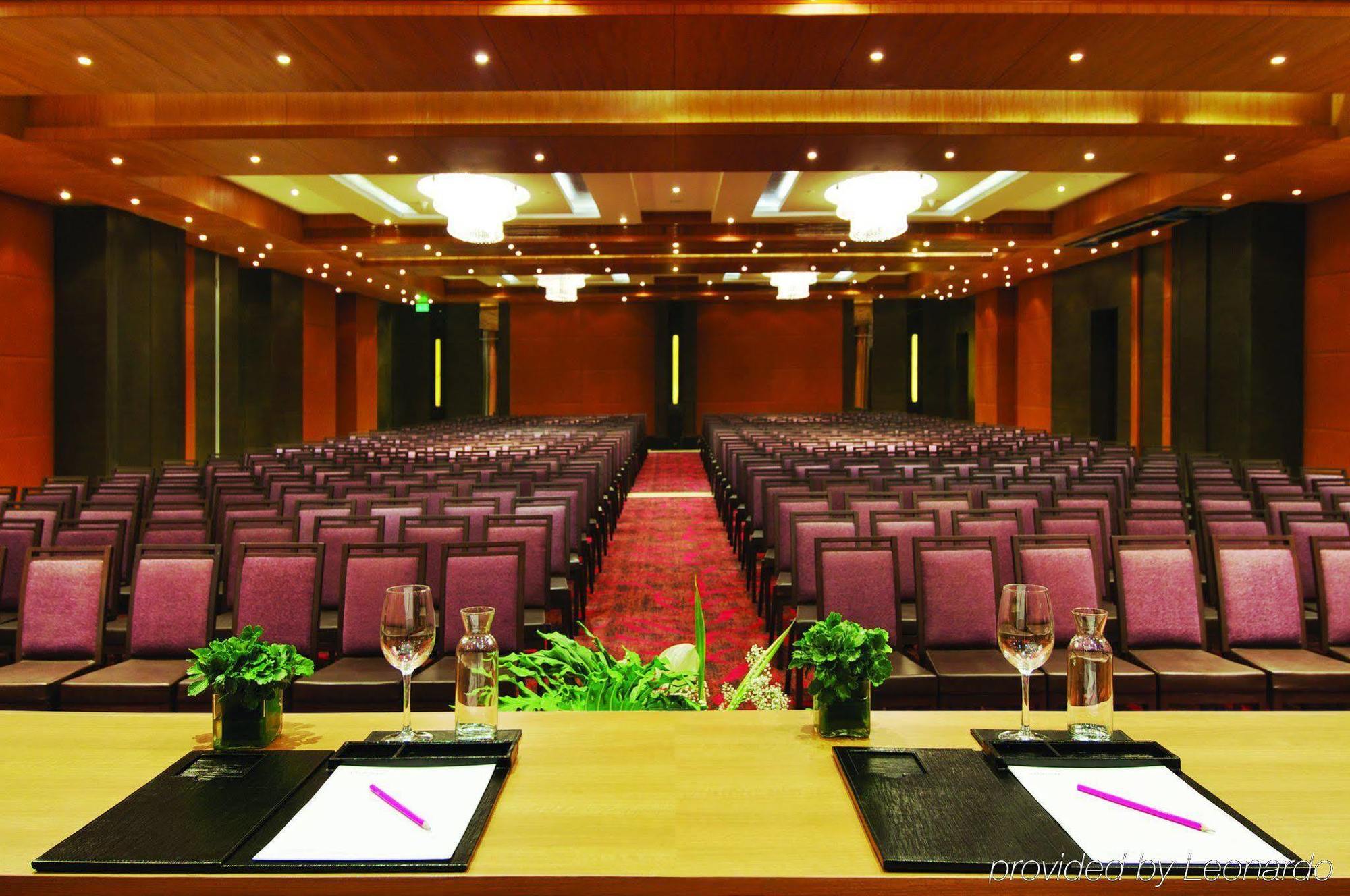 Vivanta Hyderabad, Begumpet 5*